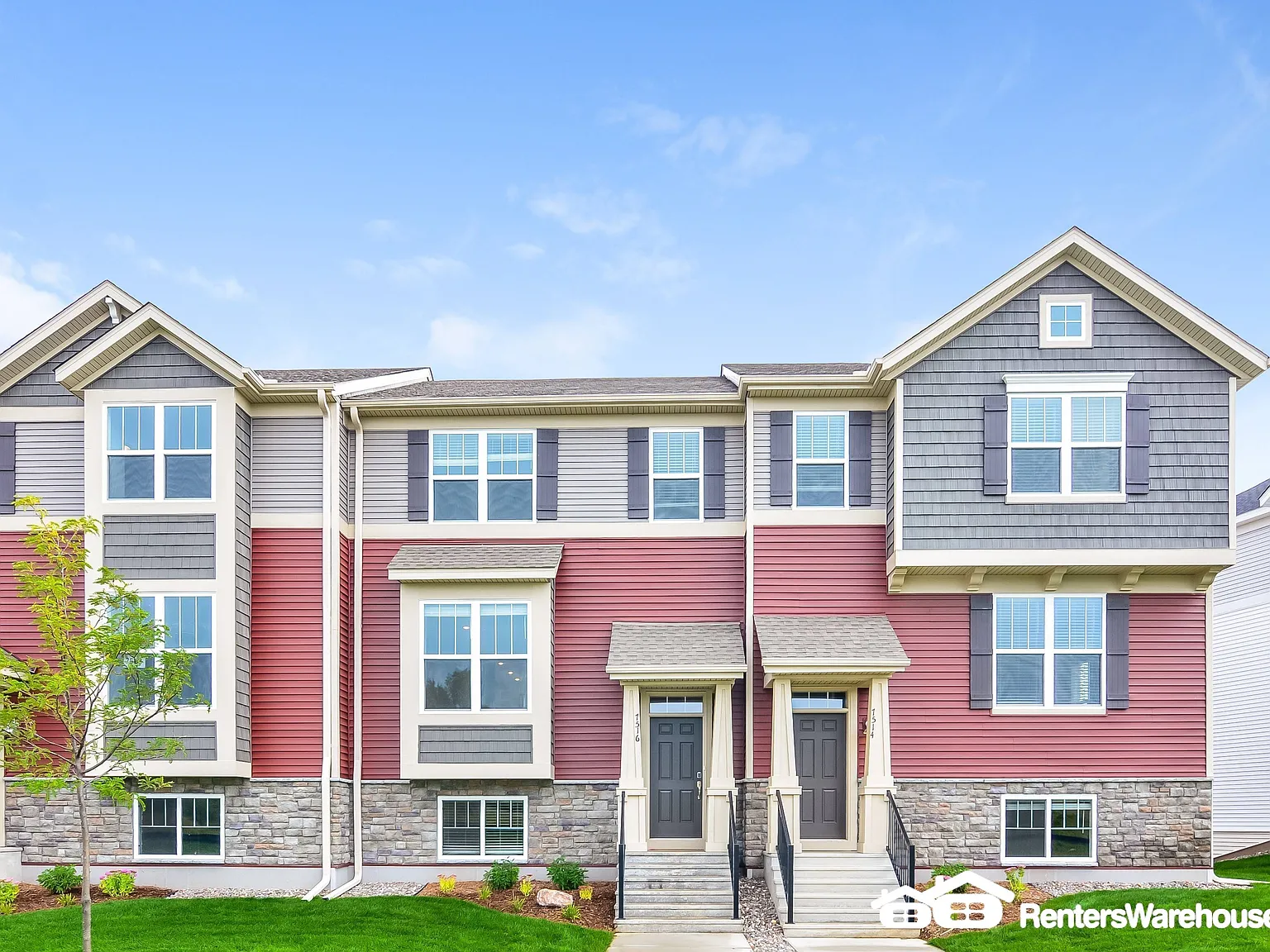 NEW 3 Bed/2.5 Bath Townhome in Oakdale — Photo 1