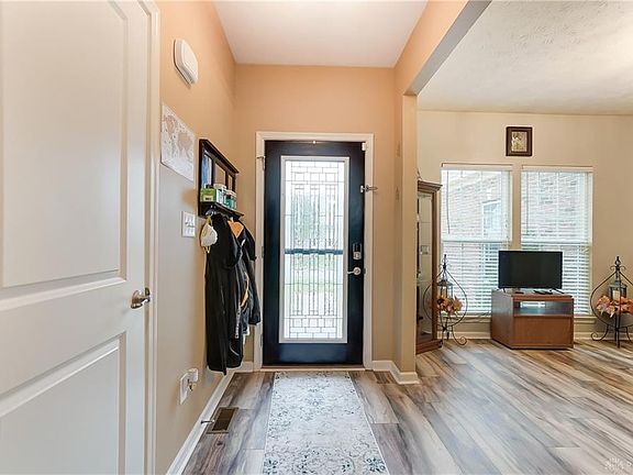 4th image of 4356 Bergamot Dr