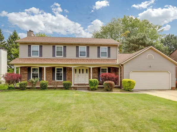 527 Amberwood Dr, Akron, OH 44312