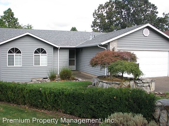2nd image of 2611 Vintage Ave SE