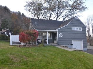 524 Winston Dr, Vestal, NY 13850