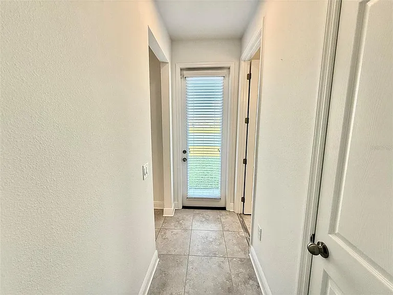12189 Nouveau Ave — Photo 24