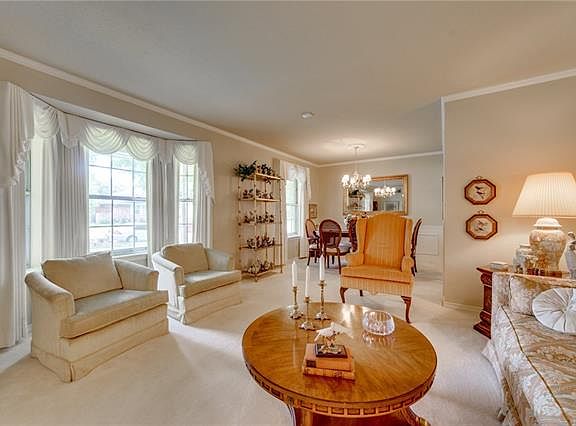 5th image of 1605 Hiawatha Way
