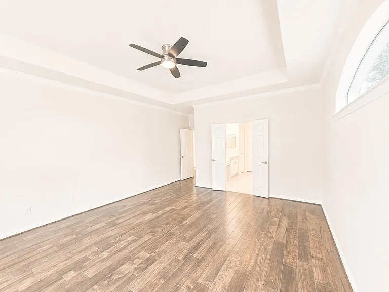 98 W Knightsbridge Dr — Photo 17
