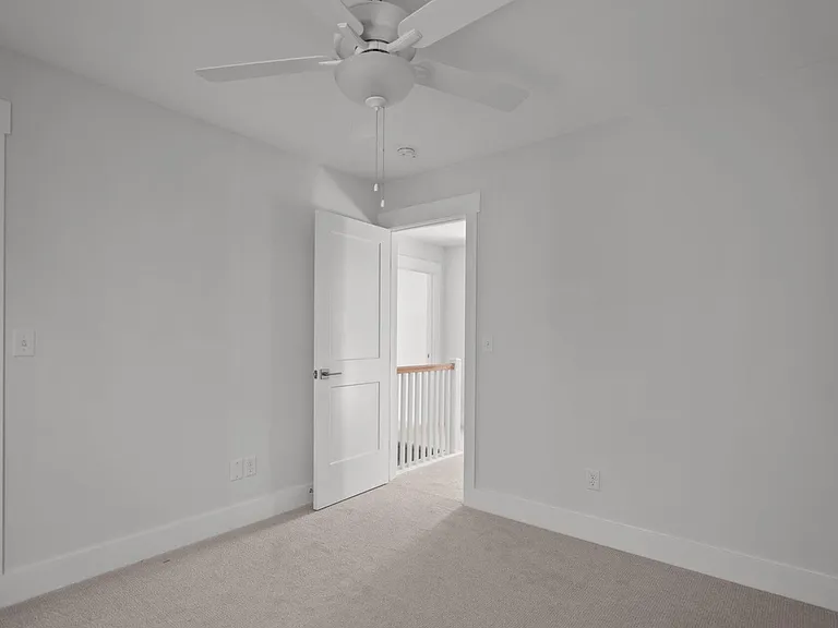 4772 Yellowood Dr — Photo 25