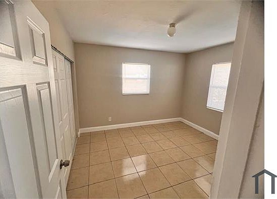 3rd image of 4400 Pompano Dr SE