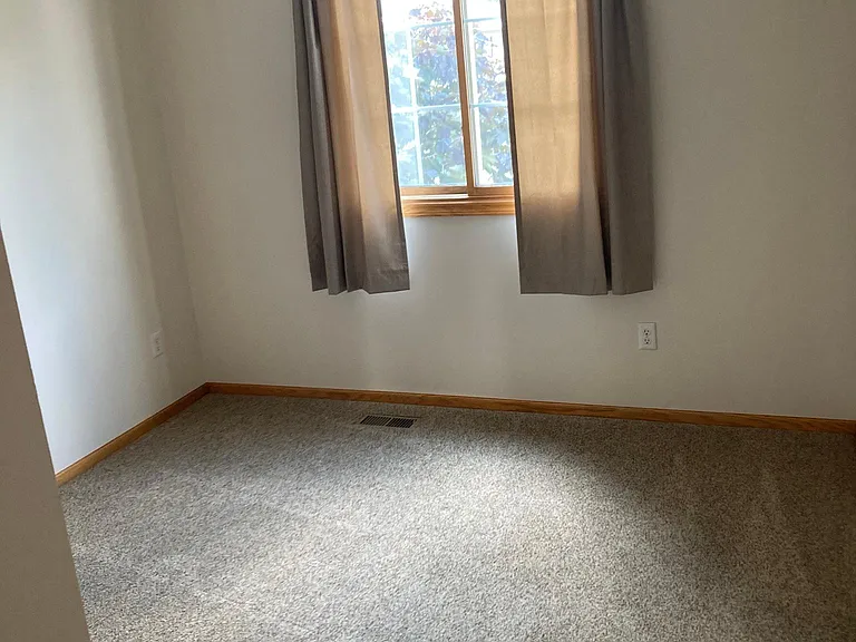 945 Countryside Rd — Photo 9