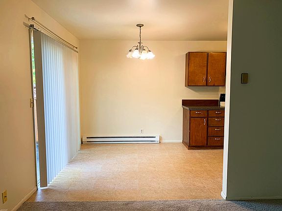 5th image of 104 NE Creek Way
