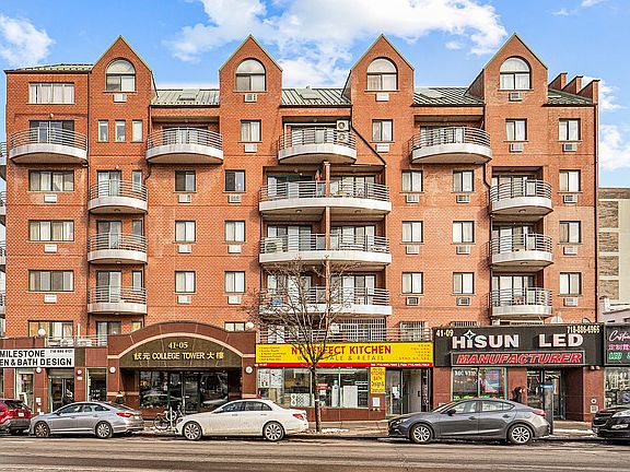 2nd image of 4105 College Point Blvd APT 5C