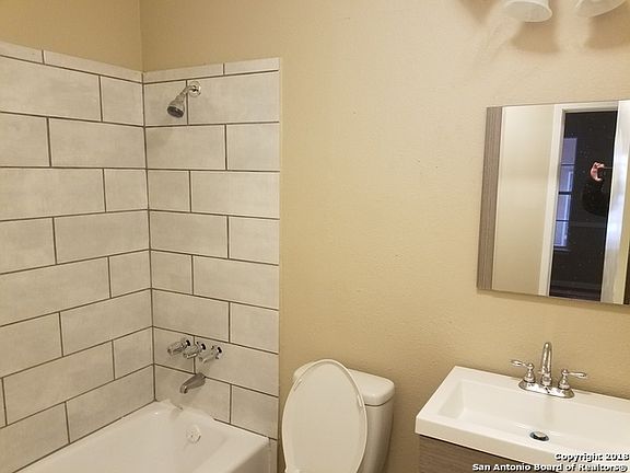 5th image of 3842 Gayle Ave