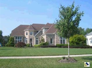 29117 E King Arthur Ct, Westlake, OH 44145