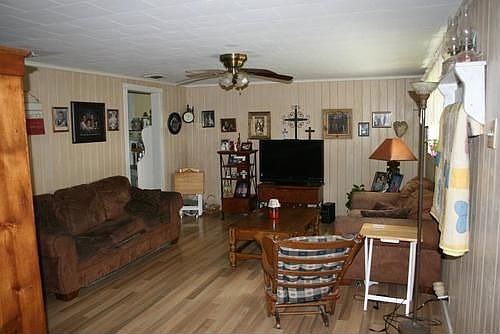 4th image of 421 County Road 336