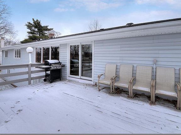 5th image of 24475 Penshurst Dr