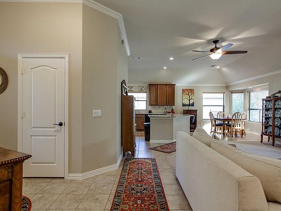 4th image of 9613 Teakwood Ave