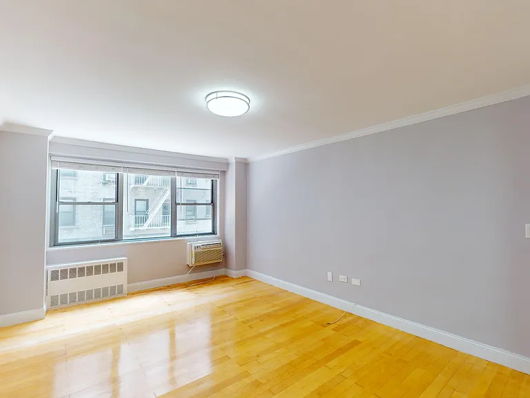 50 W 97th St #2L — Photo 8