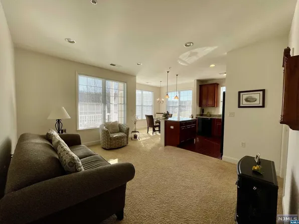 6218 Brookhaven Ct, Riverdale, NJ 07457
