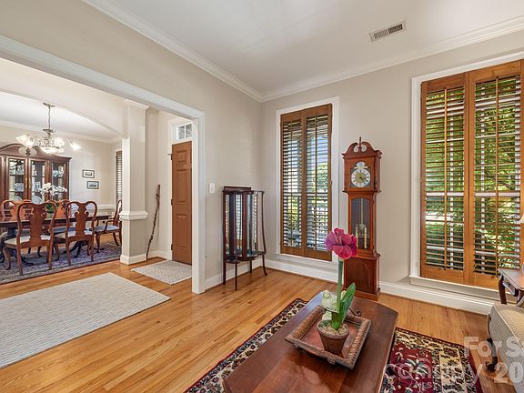5th image of 7032 Kidwelly Ln