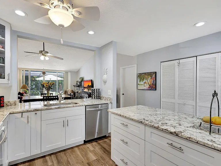 716 Ocean Dunes Cir — Photo 44