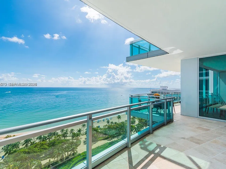 10295 Collins Ave #1202