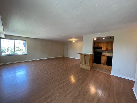 4th image of 6780 5th Ave #117