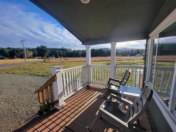 4th image of 400 Paige Ln