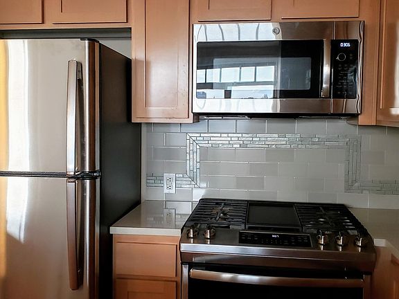 5th image of 109 2nd St S APT 636