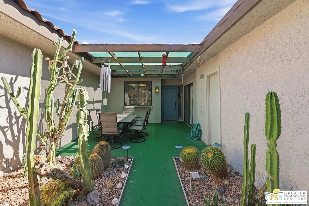 2 bed, 2.0 bath, 1252 sqft, $3,850 — Photo 2