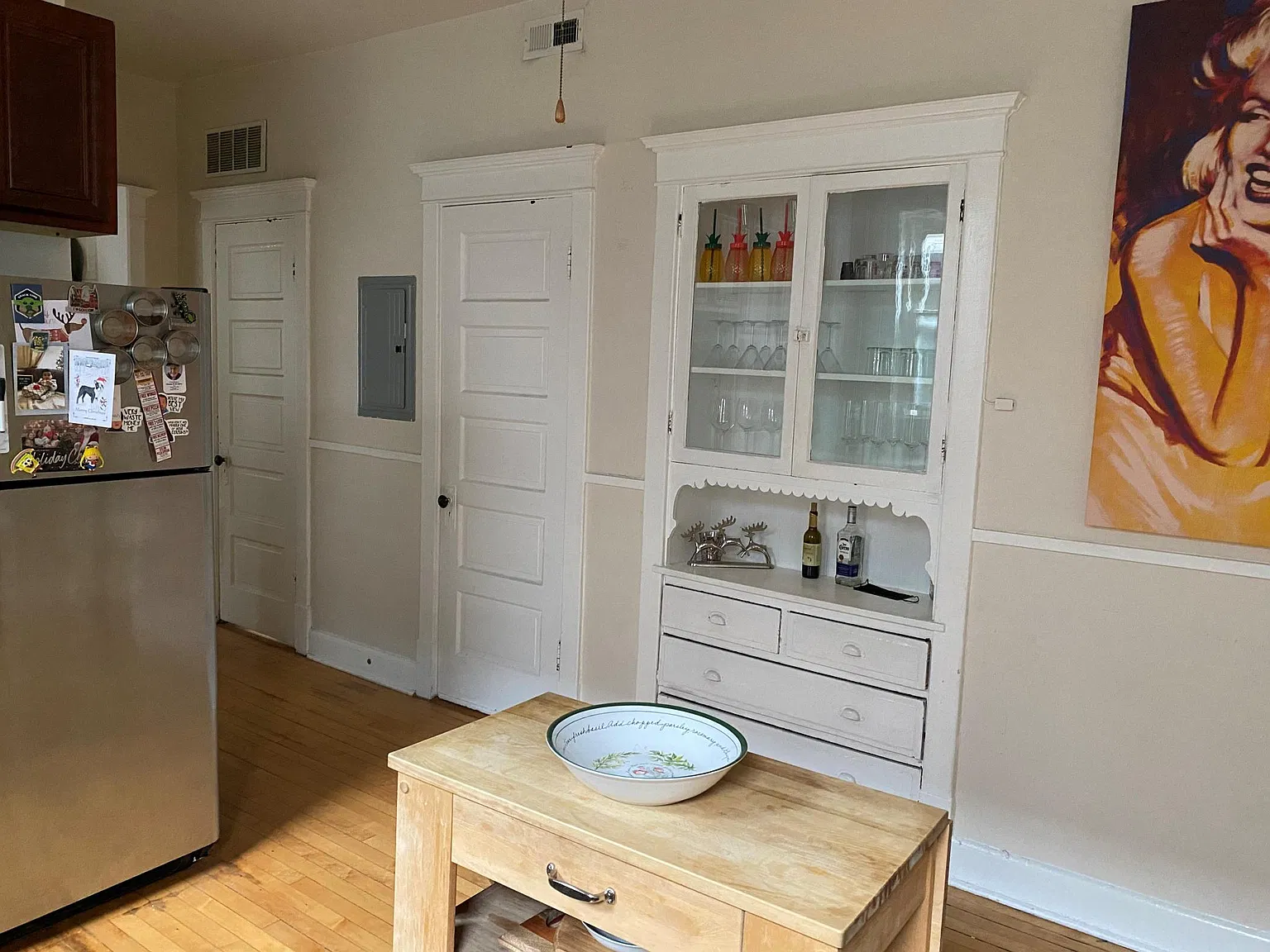 2 bed, 1000 sqft, $1,999 — Photo 2