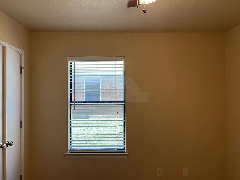 2509 Lavender Ln — Photo 14