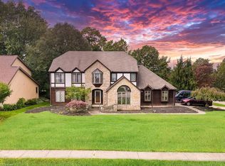 18406 S Salem Row, Strongsville, OH