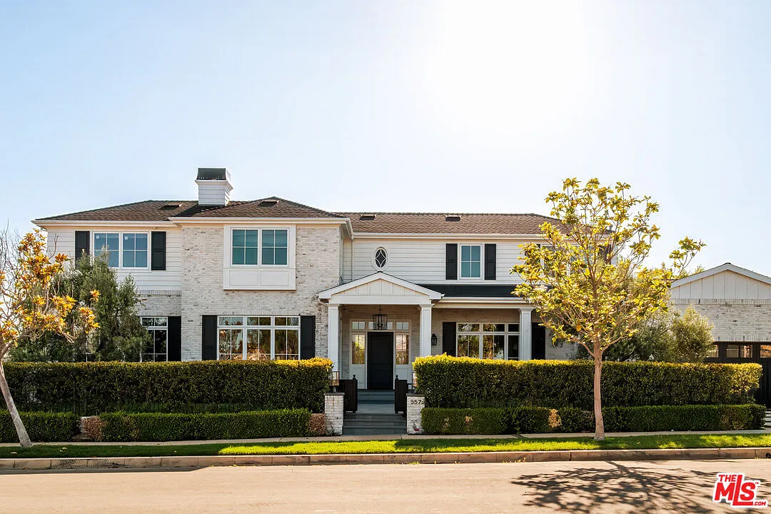 5 bed, 7.0 bath, 5713 sqft, $45,000 — Photo 2