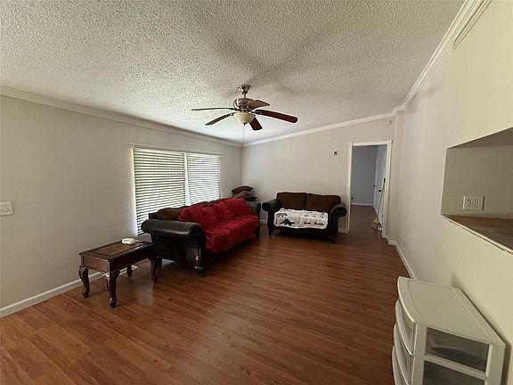 5th image of 16550 Oakwood