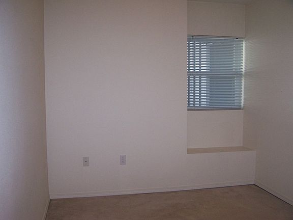 4th image of 1318 37th St Unit 1416