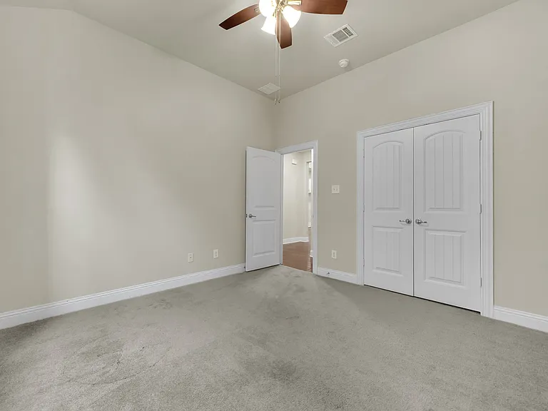 5805 Zinnia Dr — Photo 8