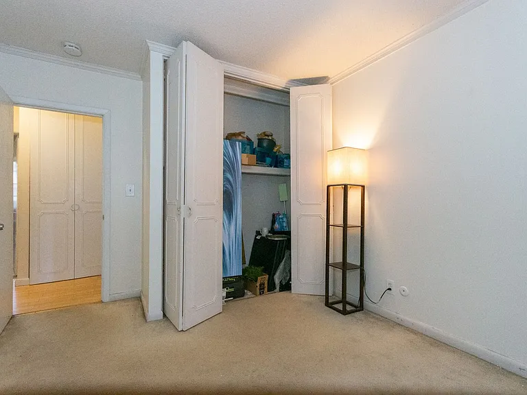215 Lake Shore Rd — Photo 13