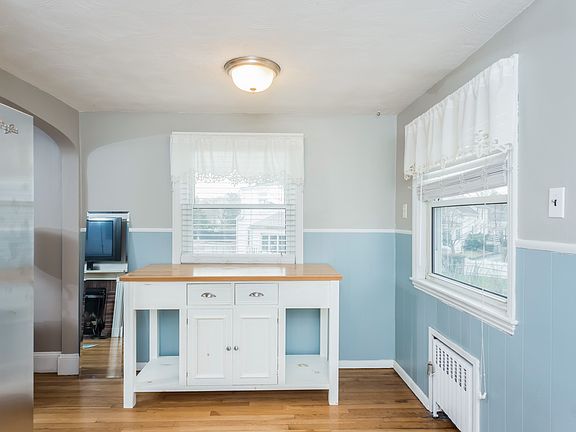 5th image of 57 Harrington Ave