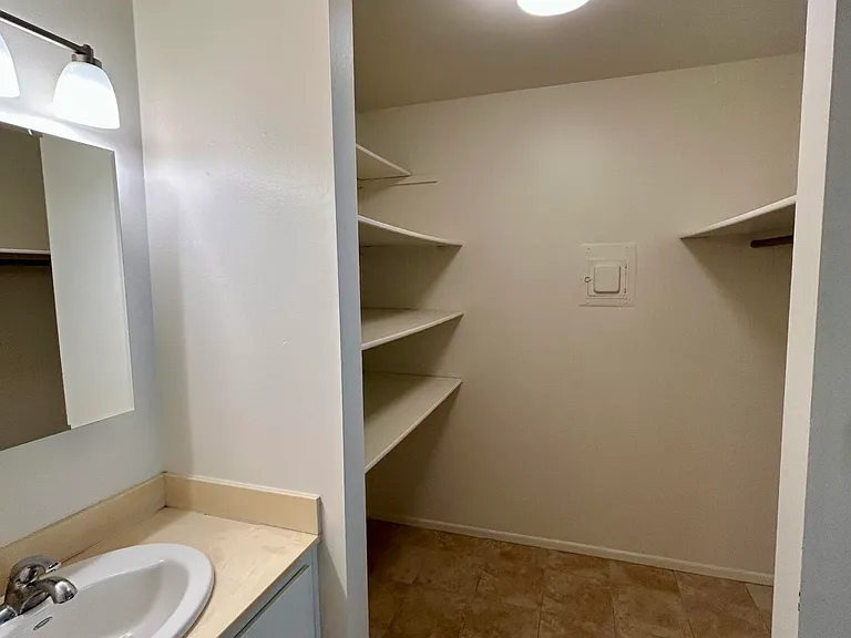 1423 Park Pl #19 — Photo 9