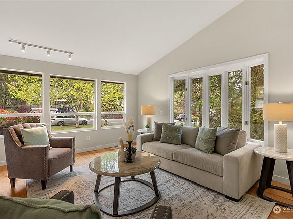 5th image of 4504 159th Avenue NE