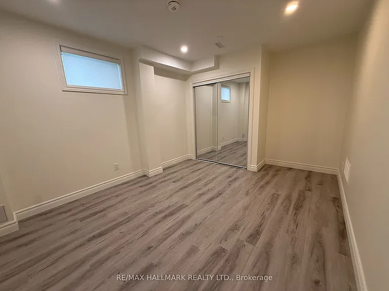 43 Oak Ave — Photo 27