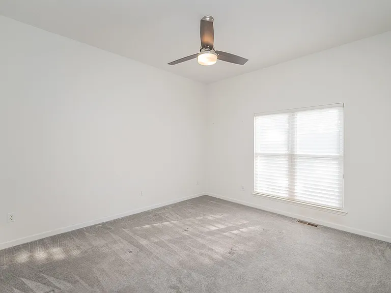 3169 Glenview Dr — Photo 40