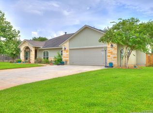 1011 Timbercrest Dr, Pleasanton, TX 78064