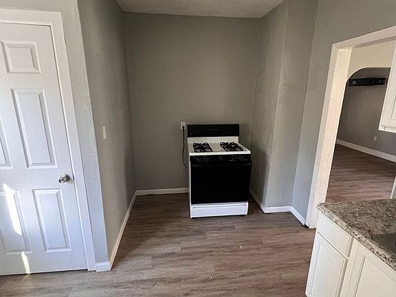 4th image of 13416 Edgewood Ave