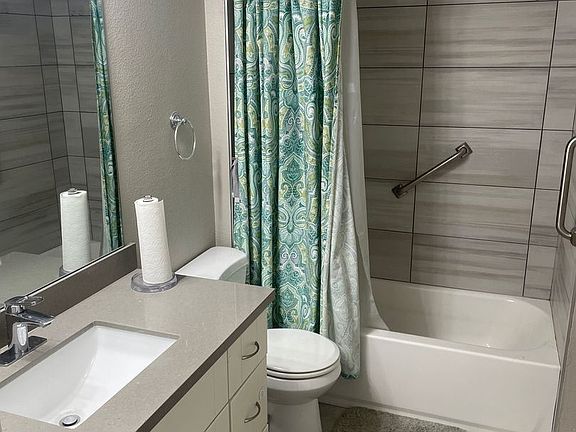 5th image of 227 N Sweetwater St