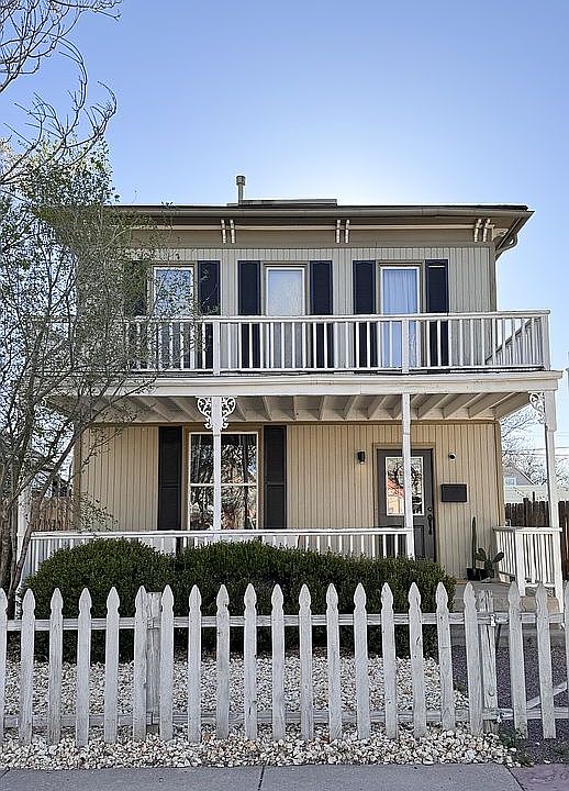 1st image of 418 Inca St