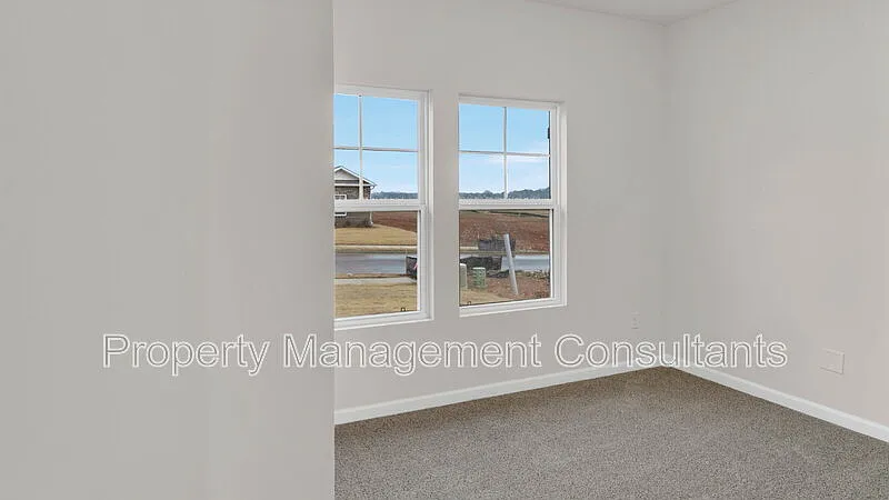 5 bed, 3.0 bath, 2092 sqft, $2,350 — Photo 4