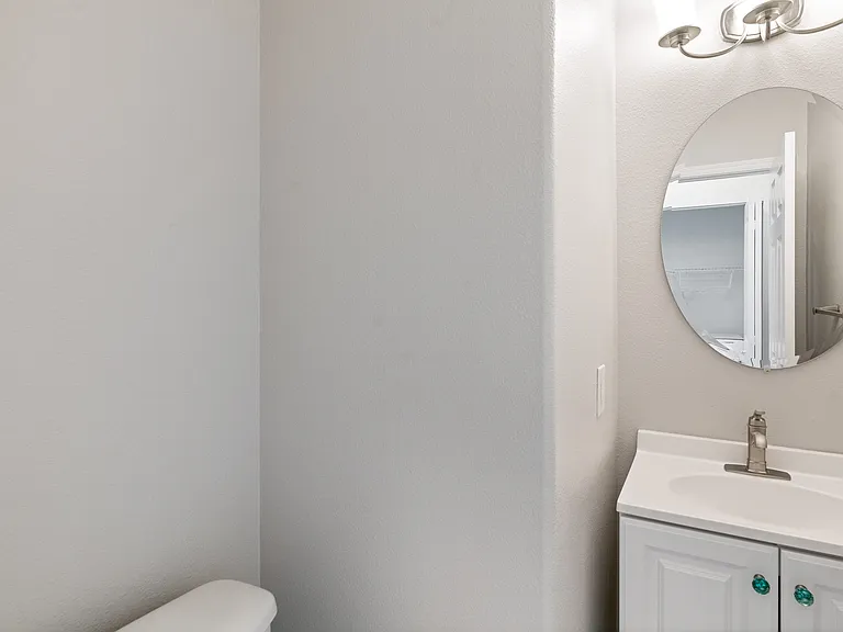 10713 Pipers Cove Ln — Photo 12