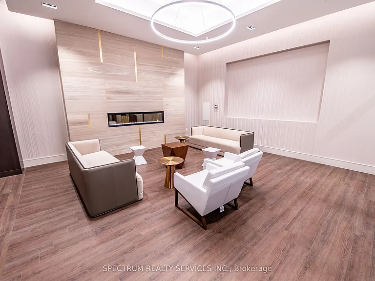 9000 Jane St #Penthouse 119 — Photo 42