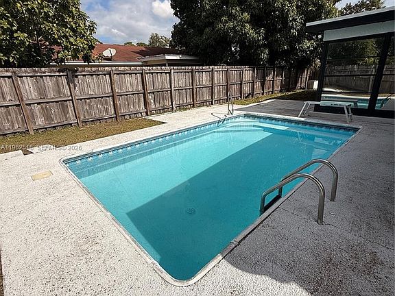 3rd image of 3525 Boulevard Chatelaine
