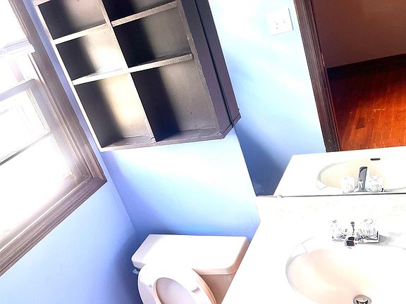 5th image of 3207 Joslin St SW