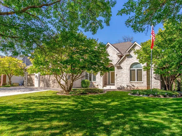 9712 Vale St NW, Coon Rapids, MN 55433